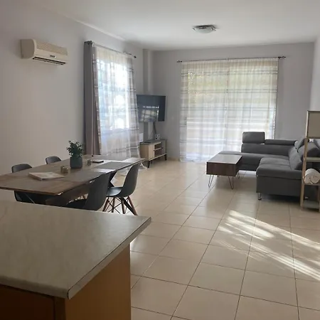 Bright Cozy Escape Apartment Paphos