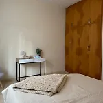Bright Cozy Escape Apartament