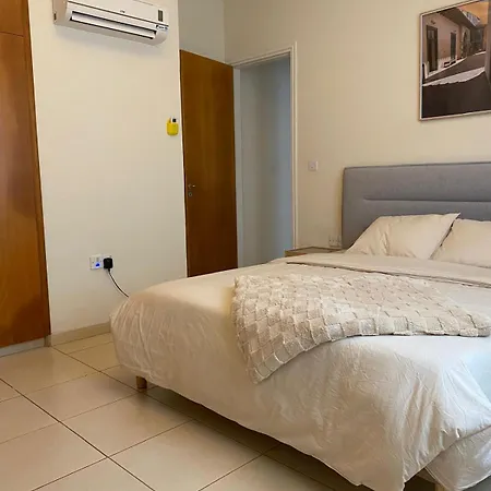 Bright Cozy Escape شقة *