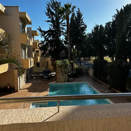 Bright Cozy Escape Apartman